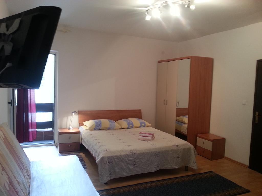 Studio Apartments Ivica Примоштен Номер фото