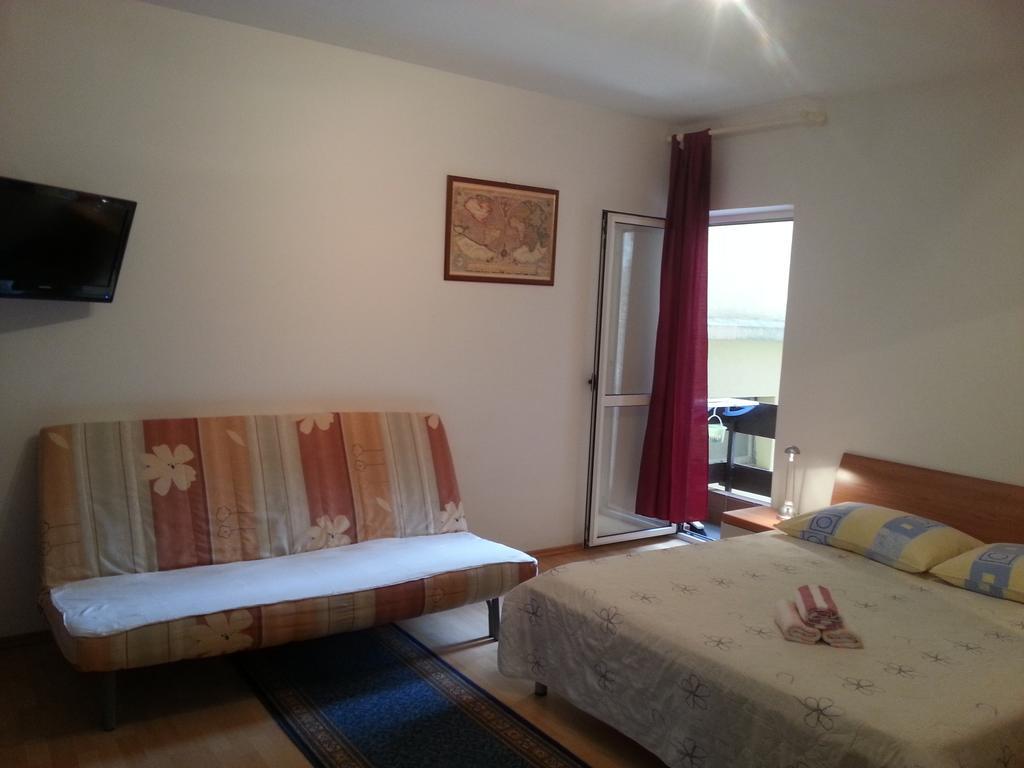 Studio Apartments Ivica Примоштен Номер фото