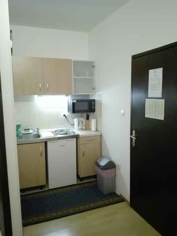 Studio Apartments Ivica Примоштен Экстерьер фото