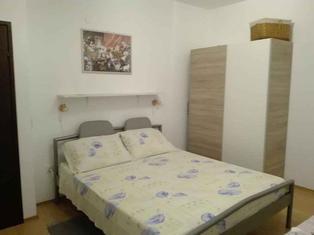 Studio Apartments Ivica Примоштен Экстерьер фото